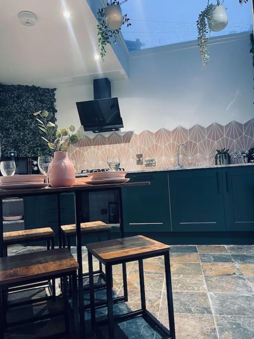 Historic Cottage In The Heart Of Old Aberdeen. エクステリア 写真